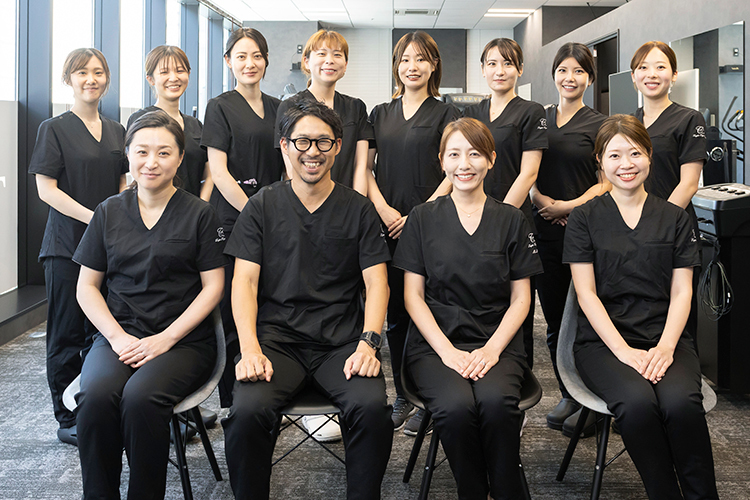 Tenjin Toya Clinic 福岡市中央区 痛み以外に肌の悩みも相談、受診が可能。ともに専門家による診療