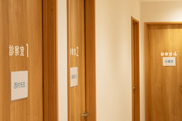 まいにちメンタルクリニック神田駅前院 千代田区 幅広い年代の患者が来院している