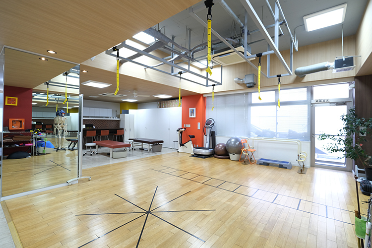 武蔵浦和整形外科内科クリニック さいたま市南区 義肢装具士も定期的に来院する