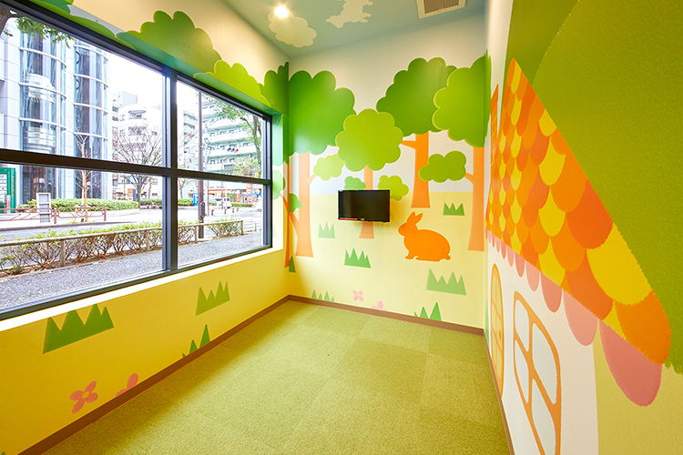 しのざきエキ歯科 江戸川区 キッズスペースも完備し、親子でも来院しやすい