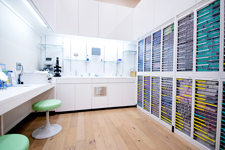 湘南友愛眼科 平塚市 コンタクトの着用や相談のための専用スペースも用意