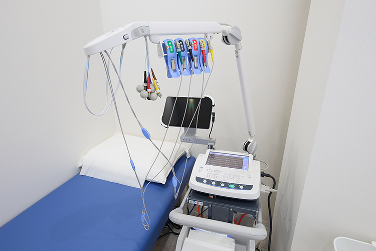 よしだ内科ハートクリニック 八王子市 心電図を用いて不整脈や心筋虚血の早期発見に努める