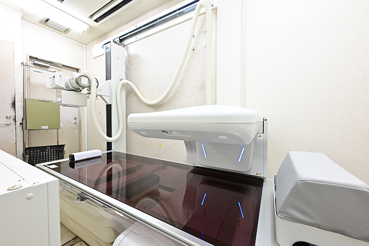五ノ橋クリニック 江東区 DEXA法による骨密度測定装置を備える