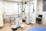 東迎クリニック 大阪市中央区 広々としたリハビリテーション室も完備している