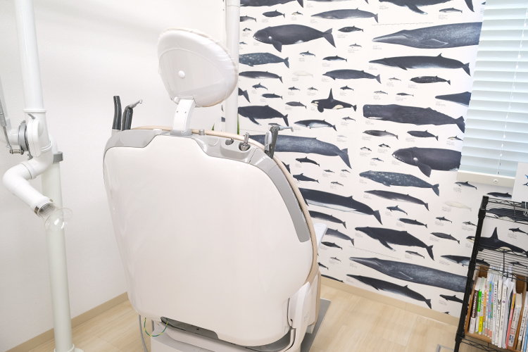 中井歯科医院 加古川市 子どもが楽しめるような工夫も壁や本などで施されている