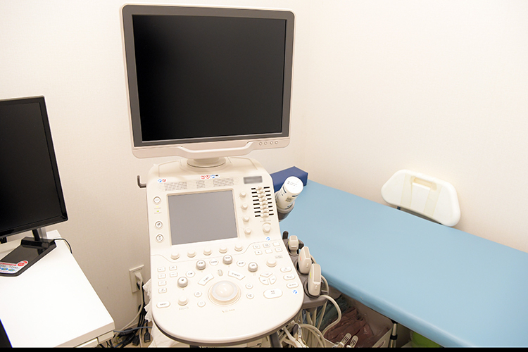 大手町フィナンシャルシティ西山クリニック 千代田区 超音波診断装置。心臓、腹部、頸動脈の検査ができる