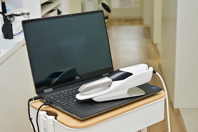 上尾かしわざ歯科医院 上尾市 口腔内スキャナーなどのデジタル機器も導入