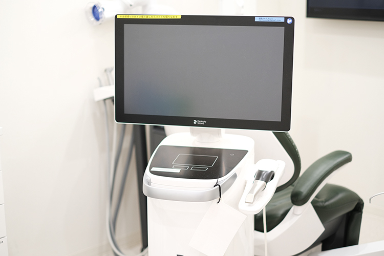 大和田おか歯科医院 さいたま市見沼区 光学スキャナーを導入。精度の高い診療の提供に努めている