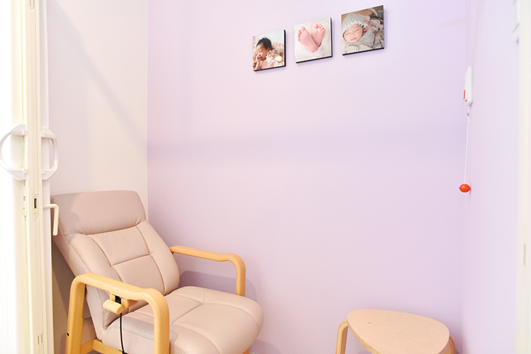 さの赤ちゃんこどもクリニック 大阪市天王寺区 おむつ替えや授乳コーナーも完備