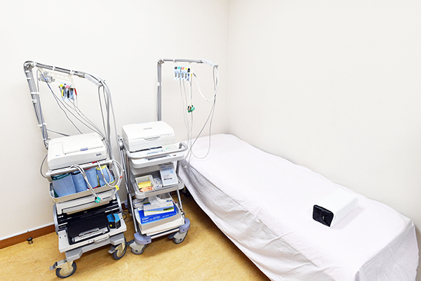 勝谷医院 尼崎市 心臓血管に関する検査機器をはじめ、検査機器が充実している