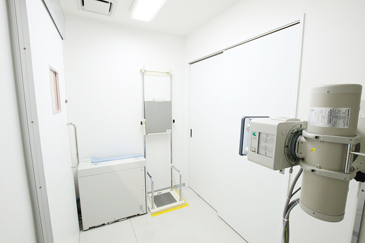 大阪心斎橋呼吸器内科・内科クリニック 大阪市中央区 レントゲンや心電図などの検査機器も充実している