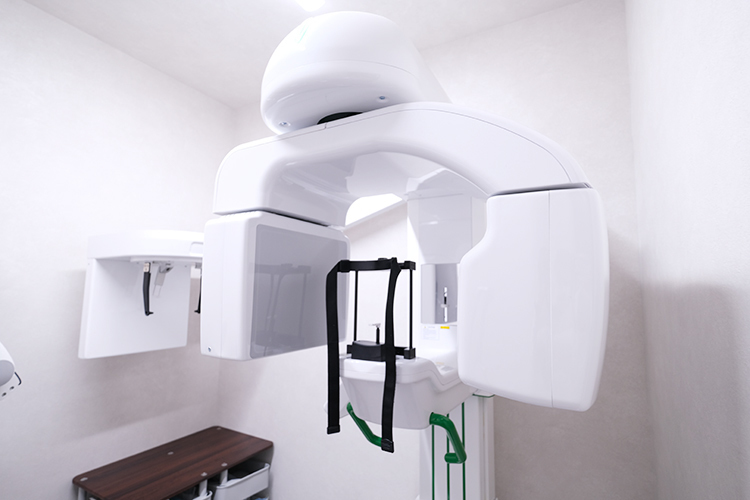 西所沢えぬ歯科・矯正歯科 所沢市 レントゲンなどの画像を用い、院長・副院長がカウンセリング