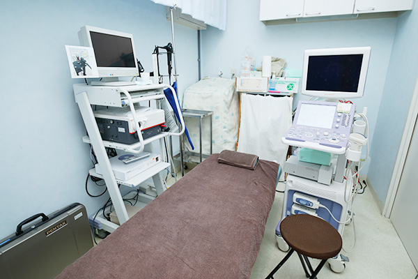 もりもと泌尿器科クリニック 堺市南区 内視鏡やエコーを受ける検査室