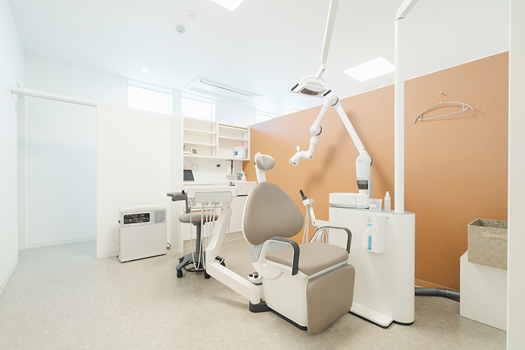 かわつ田中クリニック 松江市 2階は各科の案内サインや防音対策で利用しやすいように工夫する