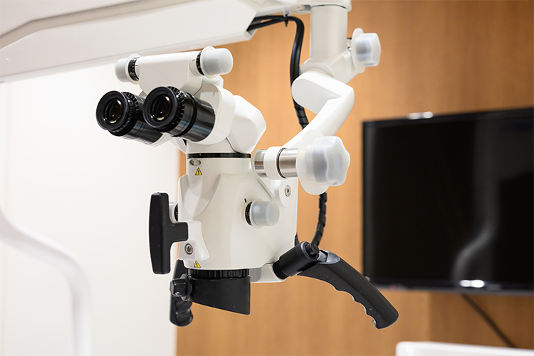 ふなばしキッズデンタル 船橋市 マイクロスコープを活用して治療を進める