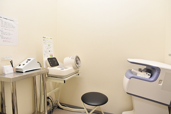 武居レディースクリニック塚口院 尼崎市 骨密度測定器を導入し、骨粗しょう症の早期発見に努める