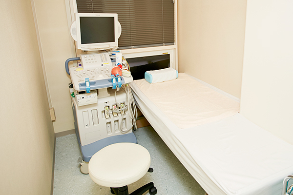 ツツミ内科循環器科 大阪市天王寺区 混雑時も想定し、ベッドも多数準備されている