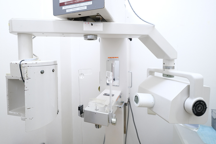 善行団地ファミリー歯科 藤沢市 機器を用いて精密な検査を行う