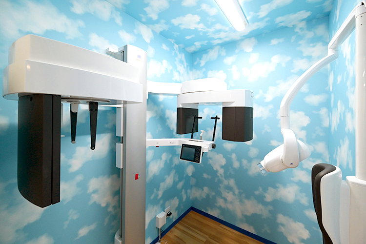 さがなかの歯医者さん やまもと 木津川市 先進機器を導入し、精密な治療をめざす