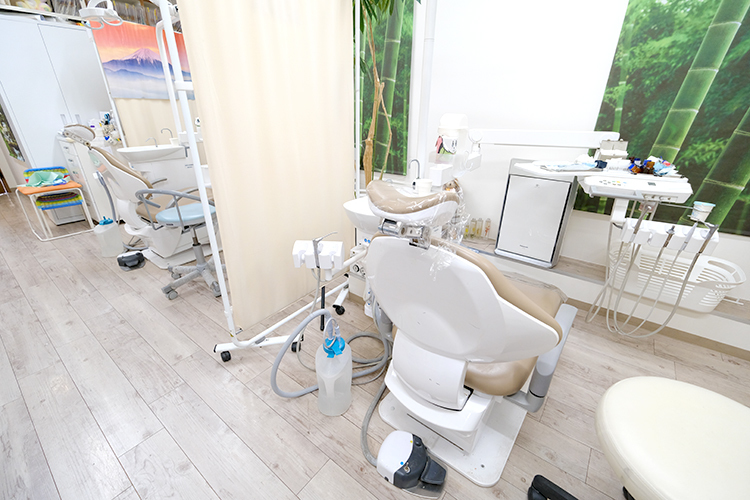 しままたのさと歯科 葛飾区 広々としたユニットスペース