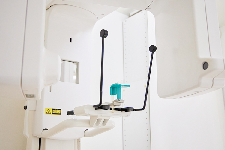 やまとデンタルクリニック 向日市 写真や動画を用いて、患者の理解を促すのに役立てている