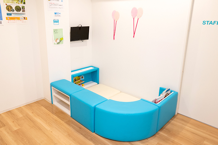 蒲田いだ耳鼻咽喉科 大田区 2階にキッズルームも設備
