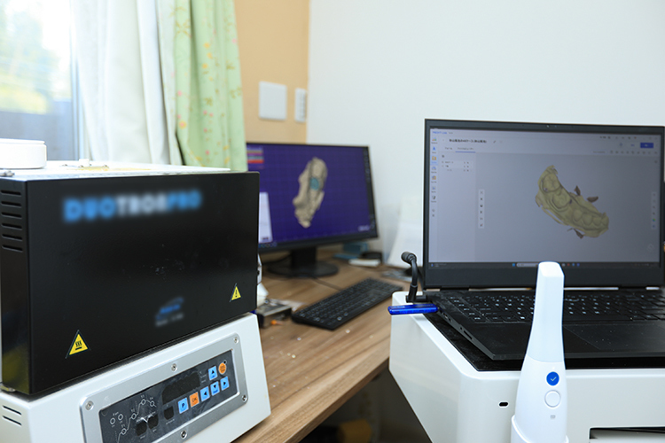 エムズデンタルクリニック 東海市 セラミック技工物の内製化を実施