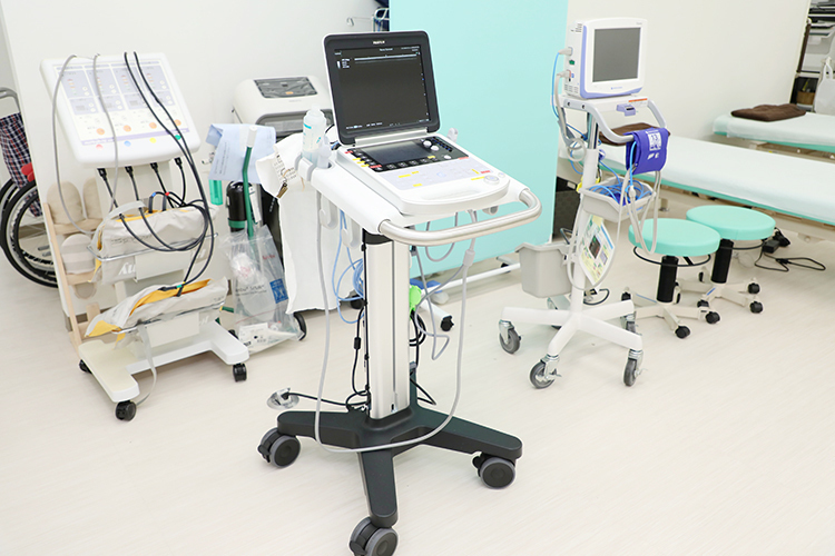 うえむら痛みのクリニック 福岡市中央区 各種機器もそろっている