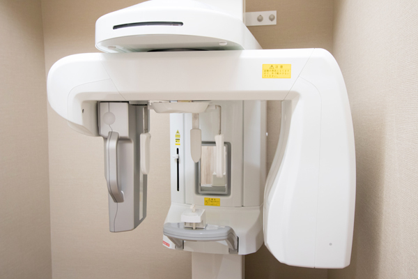 シイヤ歯科 品川区 機器を用いて精密な検査を行う