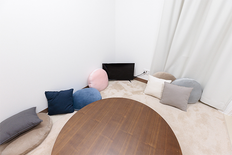 藤沢せせらぎこどもファミリークリニック 藤沢市 スタッフルーム。働きやすい環境を整え、患者の満足度向上へ