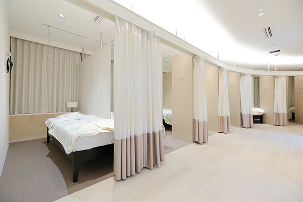 神奈川レディースクリニック 横浜市神奈川区 リカバリースペース。ゆっくり休むことができる