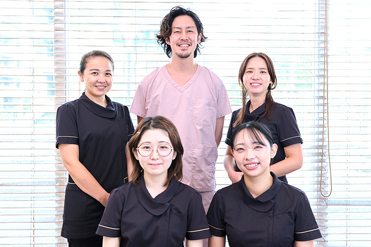 寒川駅前ファースト歯科 高座郡寒川町 院長、スタッフともに患者と丁寧なコミュニケーションを心がける