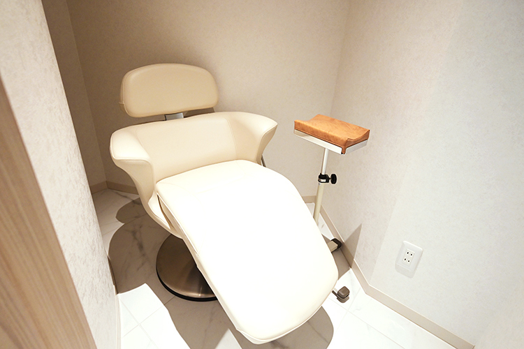 なんばにしわき形成・美容クリニック 大阪市浪速区 点滴ルームはプライバシーに配慮した完全個室の造りに