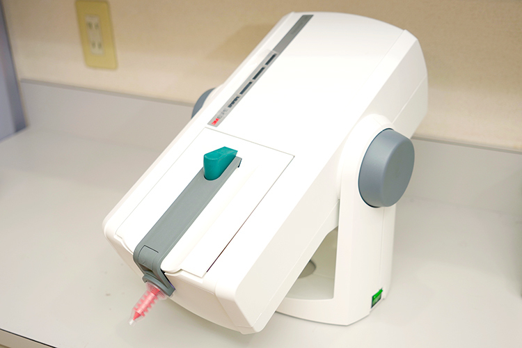 武蔵中原歯科クリニック 川崎市中原区 自動印象材練和器。滑らかで均一なペーストが生成ができる