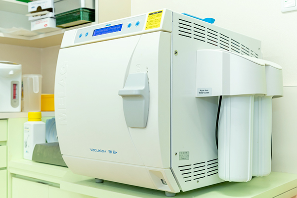 元町歯科 豊田市 滅菌機もそろえている