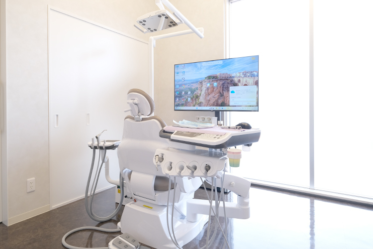 ホワイトデンタルクリニック守谷 守谷市 インプラント・歯周外科・噛み合わせ治療など幅広い分野に対応