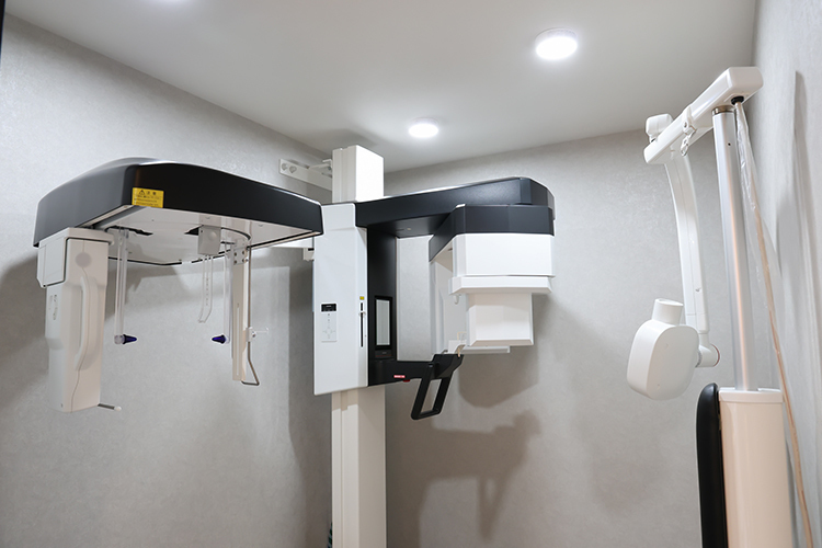 すずきファミリー歯科クリニック 川崎市川崎区 院内には歯科用CTも完備。精密な診断に努める