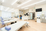 はしもと整形外科リハビリクリニック 西宮市 リハビリテーション室では理学療法士が丁寧に施術してくれる