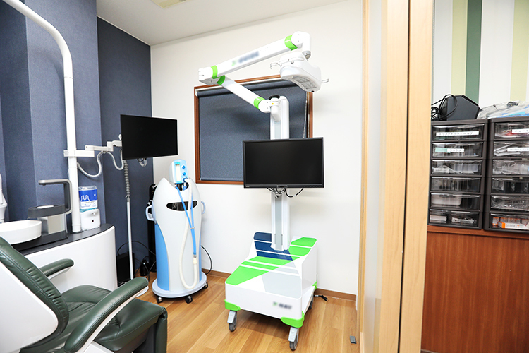 北川歯科医院 大津市 インプラント治療用のガイドシステムなど先端設備を導入している