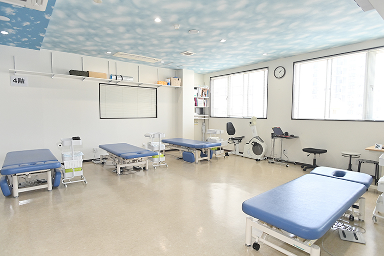 やす整形外科クリニック 明石市 同院には数多くの理学療法士や柔道整復師が在籍