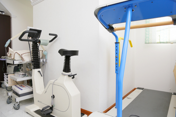 松葉医院 川崎市幸区 健康運動指導士が個々の運動プログラムを指導