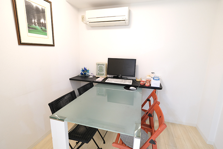 高田兄弟歯科・矯正歯科 YAGOTO 名古屋市天白区 カウンセリングルーム。診療方針の相談ができる