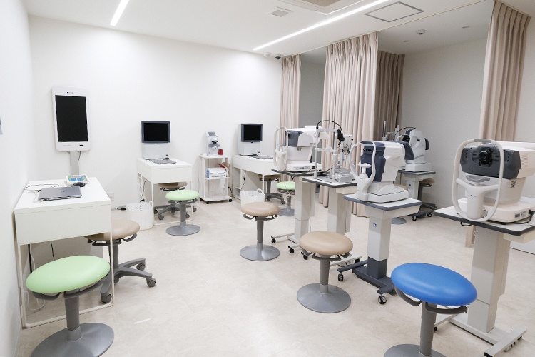 とやま眼科クリニック 尼崎市 先進の機器を完備し、幅広い診療に対応