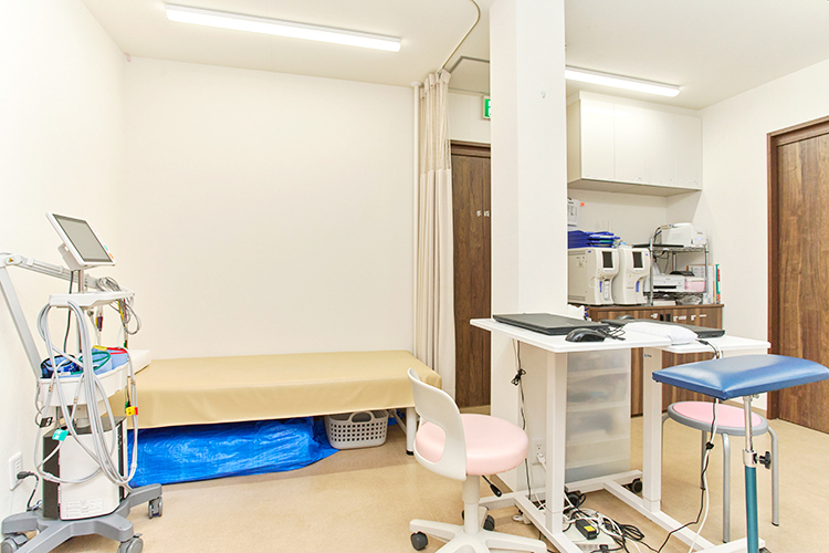 いどぐちファミリークリニック 箕面市 地域のファミリードクターとして幅広い世代の患者に対応している