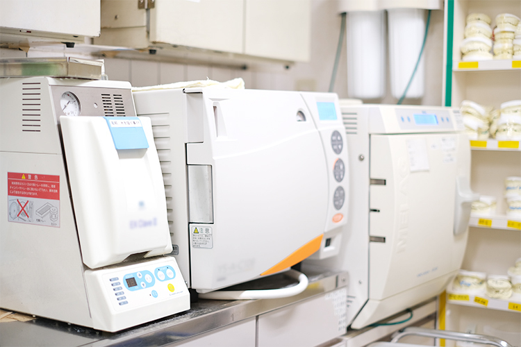 山之内歯科医院 北九州市小倉北区 安心して治療が受けられるよう、衛生的な治療を行う