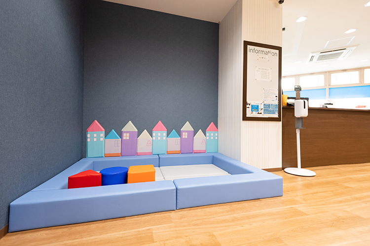 スカイクリニック 茨木市 キッズスペースもあり子育て世代も安心して通える