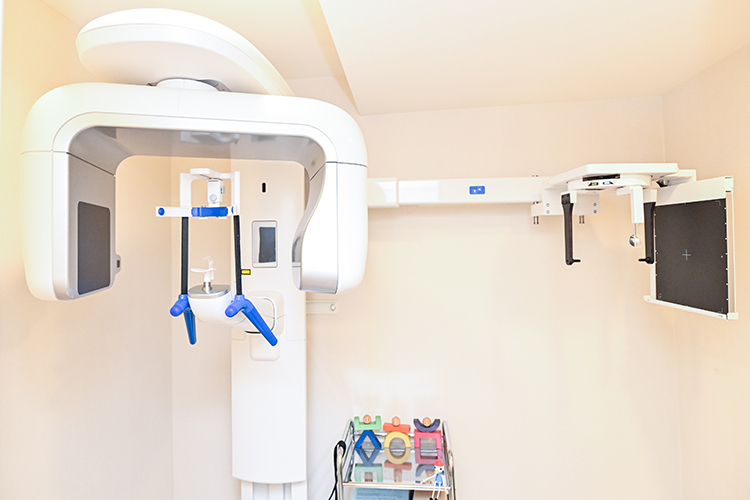 神保矯正歯科 川崎市高津区 レントゲン写真、歯型模型、口腔内写真等に基づき精密な診断を