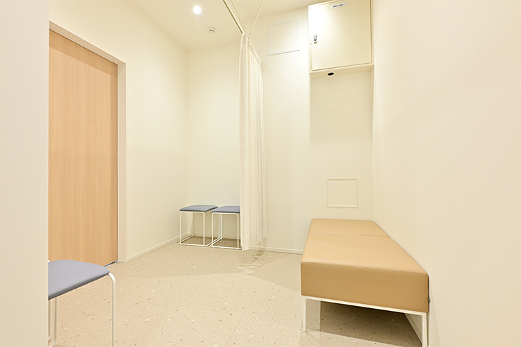 桜上水ポニーこどもクリニック 杉並区 隔離室からそのまま診察室に入ることも可能