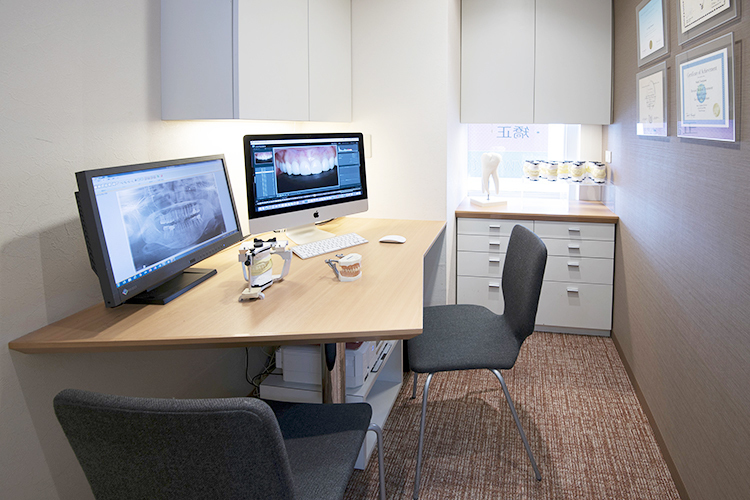 富沢歯科医院 港区 院内にはカウンセリングルームも完備している