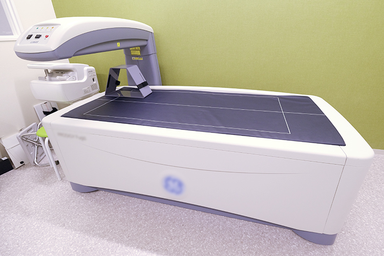 緒方整形外科医院 吹田市 骨粗しょう症の診療のために、骨密度検査機器を導入